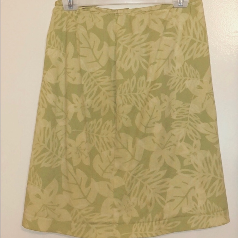 Green Hawaiian Floral Skirt  🌺